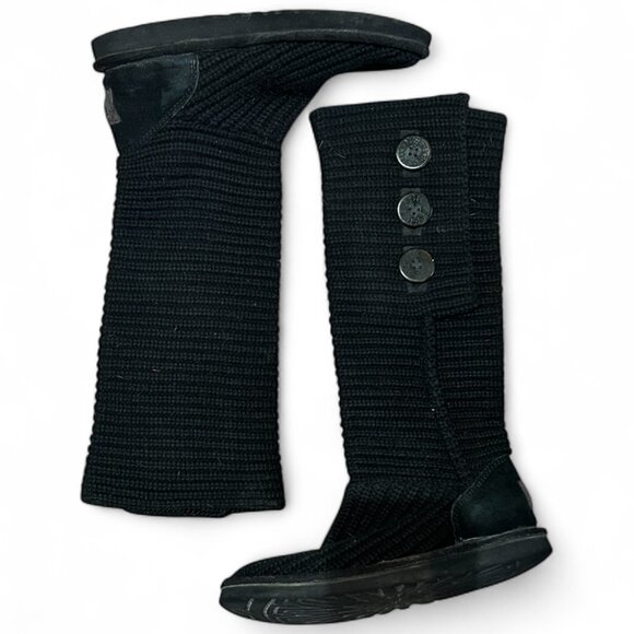 UGG Women’s Classic Cardy Knit Boots Black 3 Button Sz 7 Cozy Winter Cabin Ski - Picture 1 of 7
